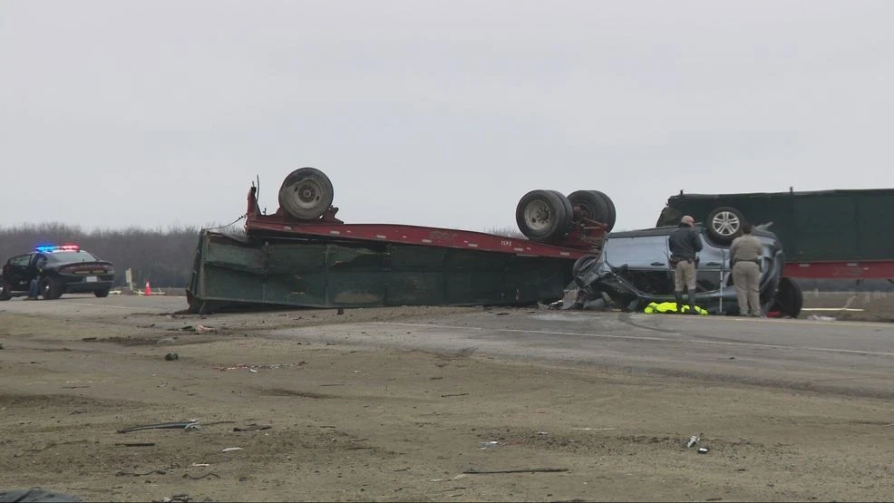 Man dies in high-speed rollover crash with Freightliner on Bear Mountain Boulevard: CHP